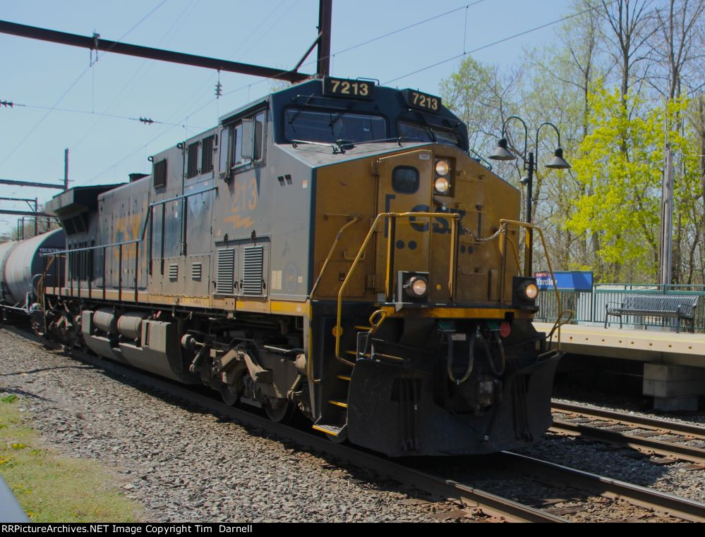 CSX 7213 leads M404